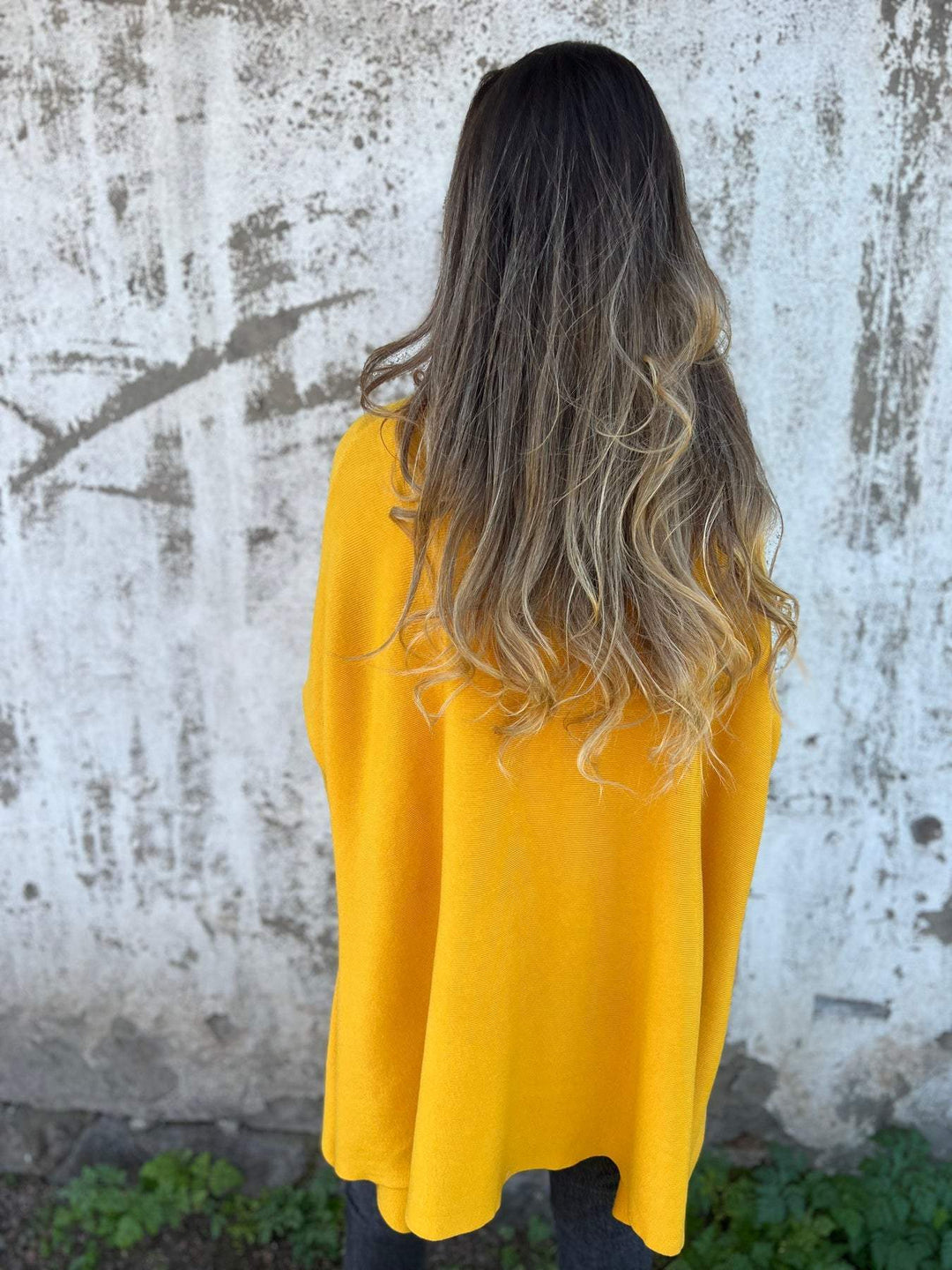 Veronika – V-Neck Sweater