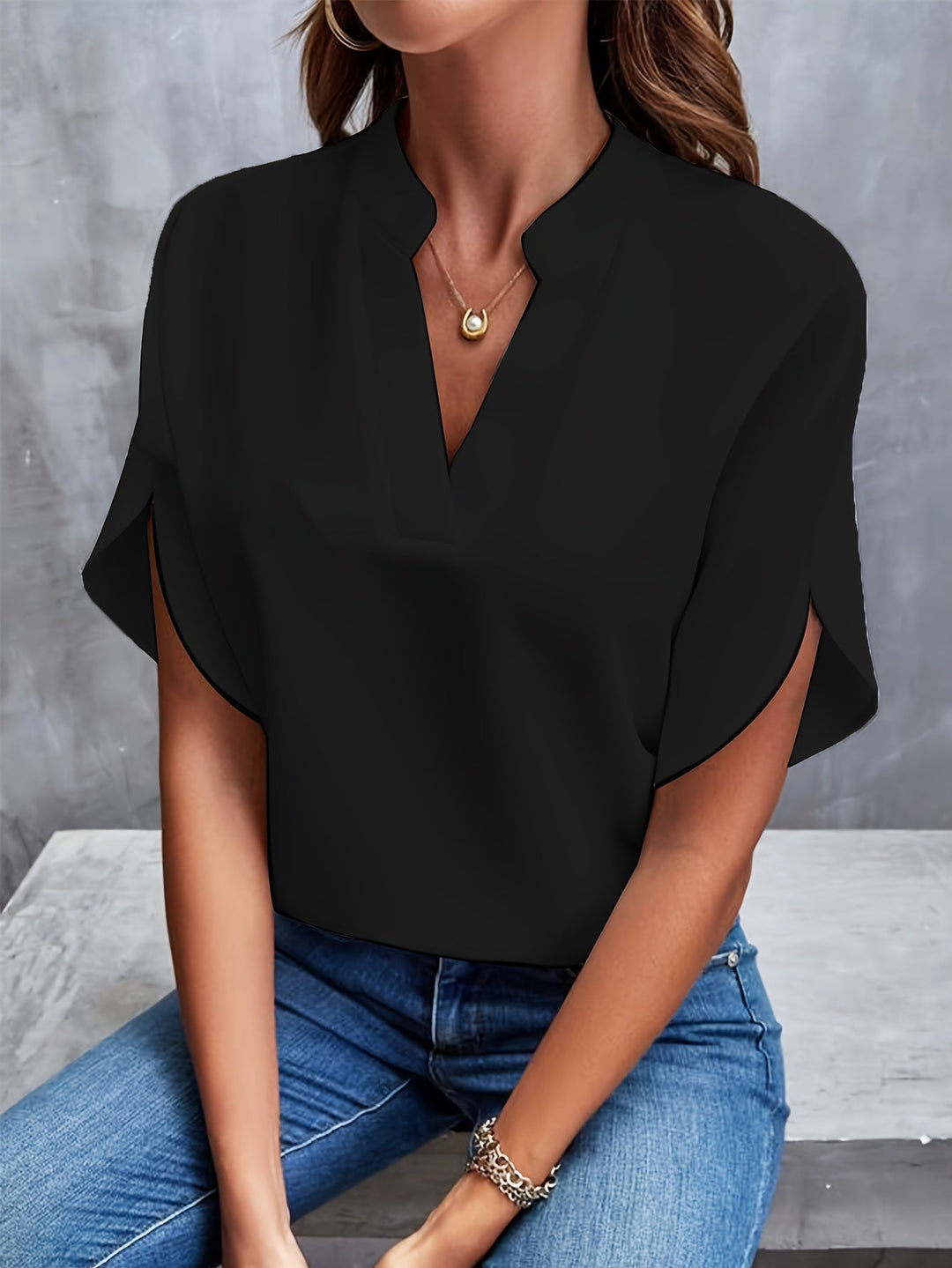 Grace – Everyday V-Neck Blouse