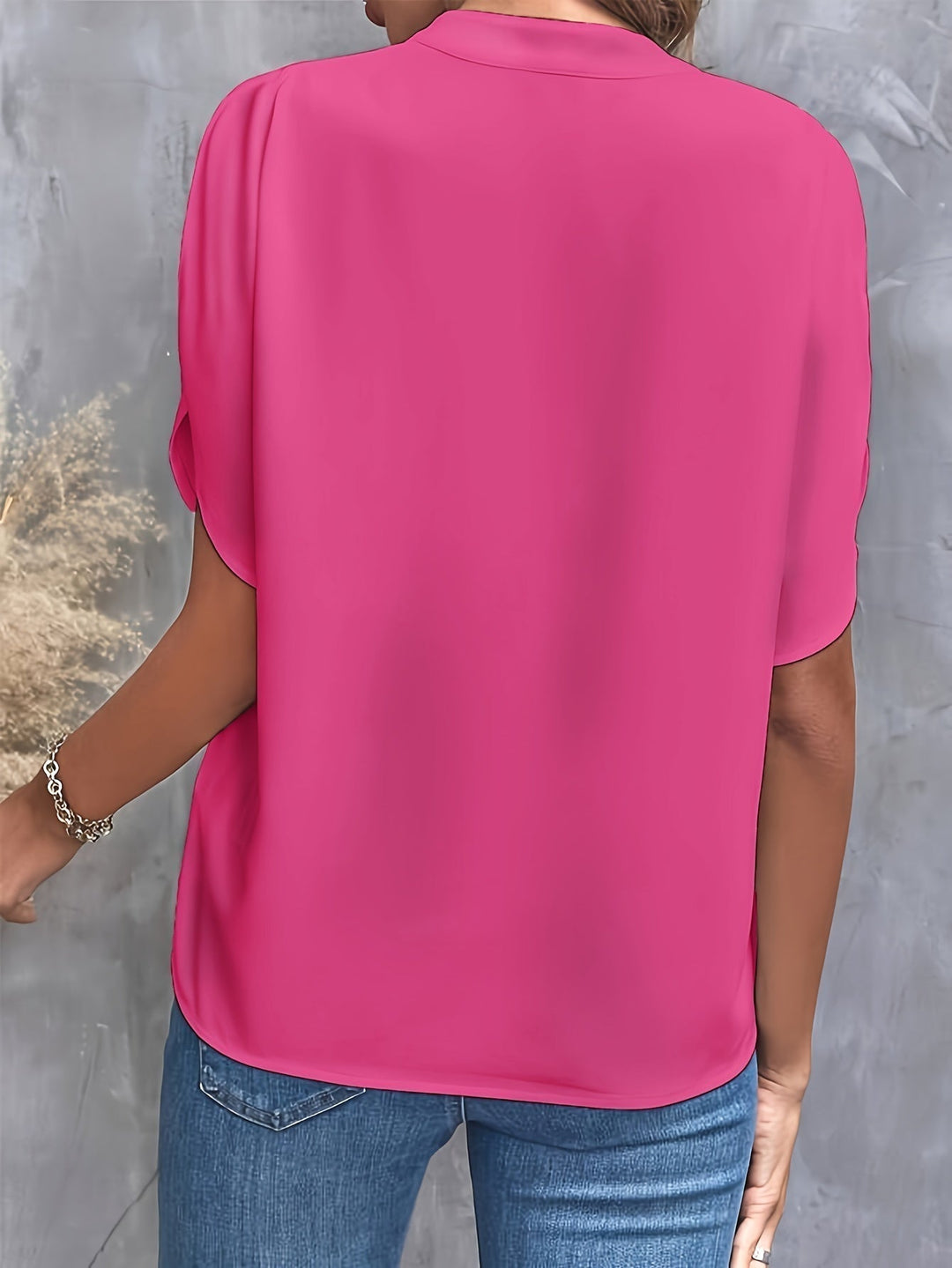Grace – Everyday V-Neck Blouse