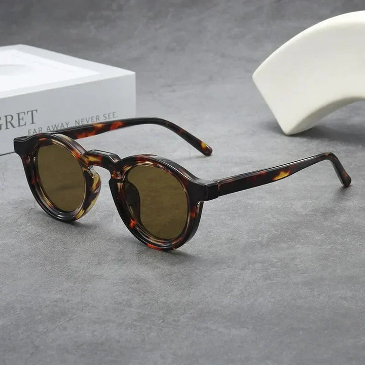 Gavin – Retro-Modern Statement Shades